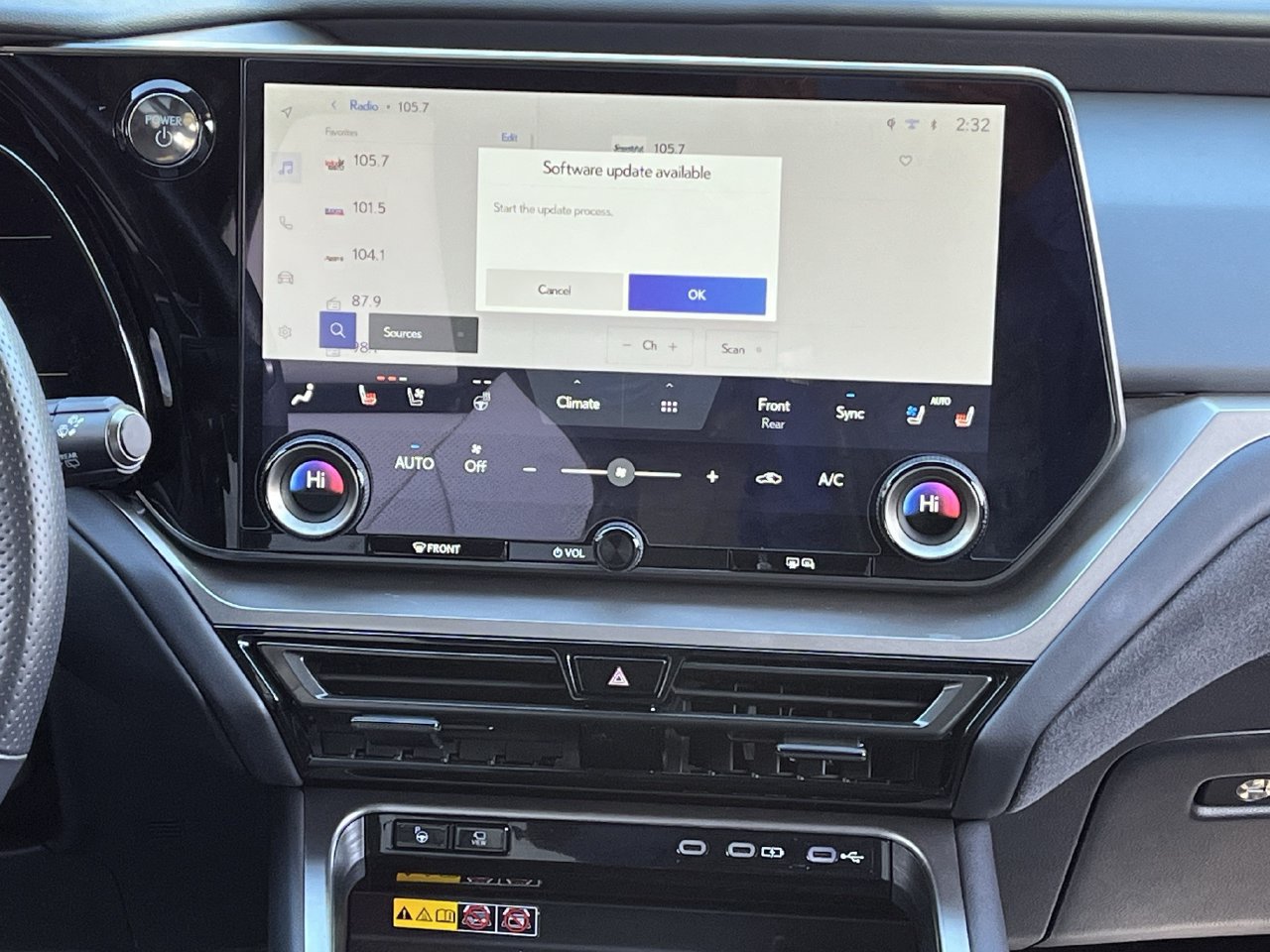 Used 2025 Lexus TX 500h AWD w/ Technology Package image 15