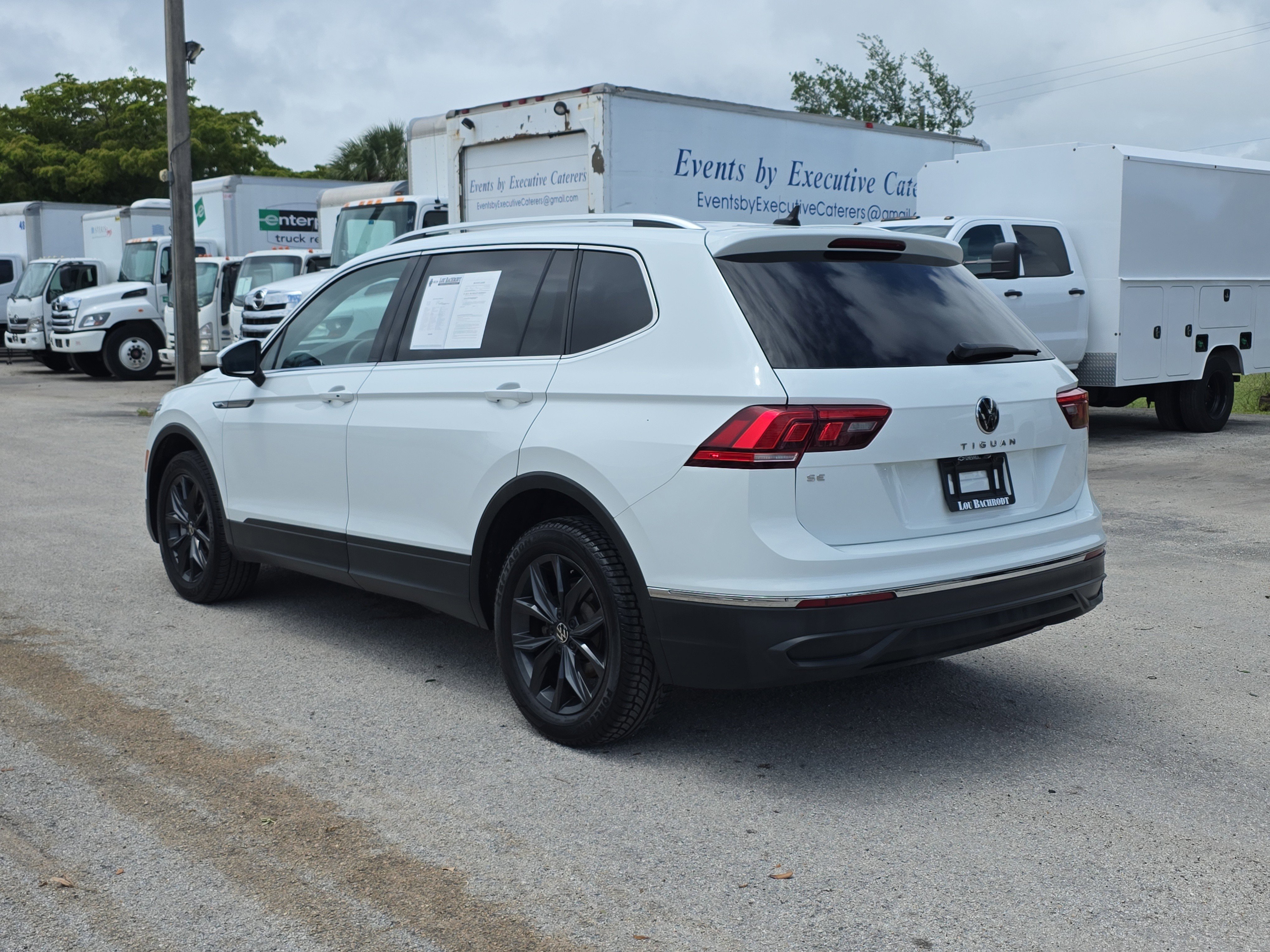 Used 2024 Volkswagen Tiguan SE FWD image 5