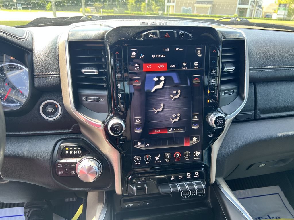 Used 2019 RAM 1500 Laramie AWD/4WD image 12