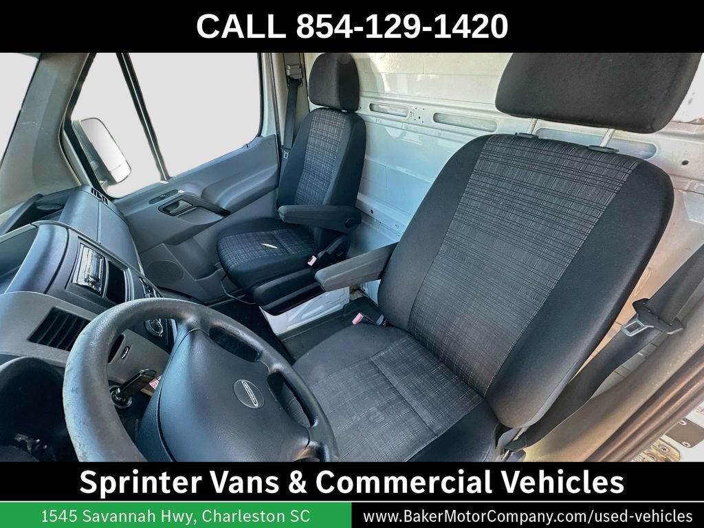 Used 2015 Freightliner Sprinter 3500 RWD image 5