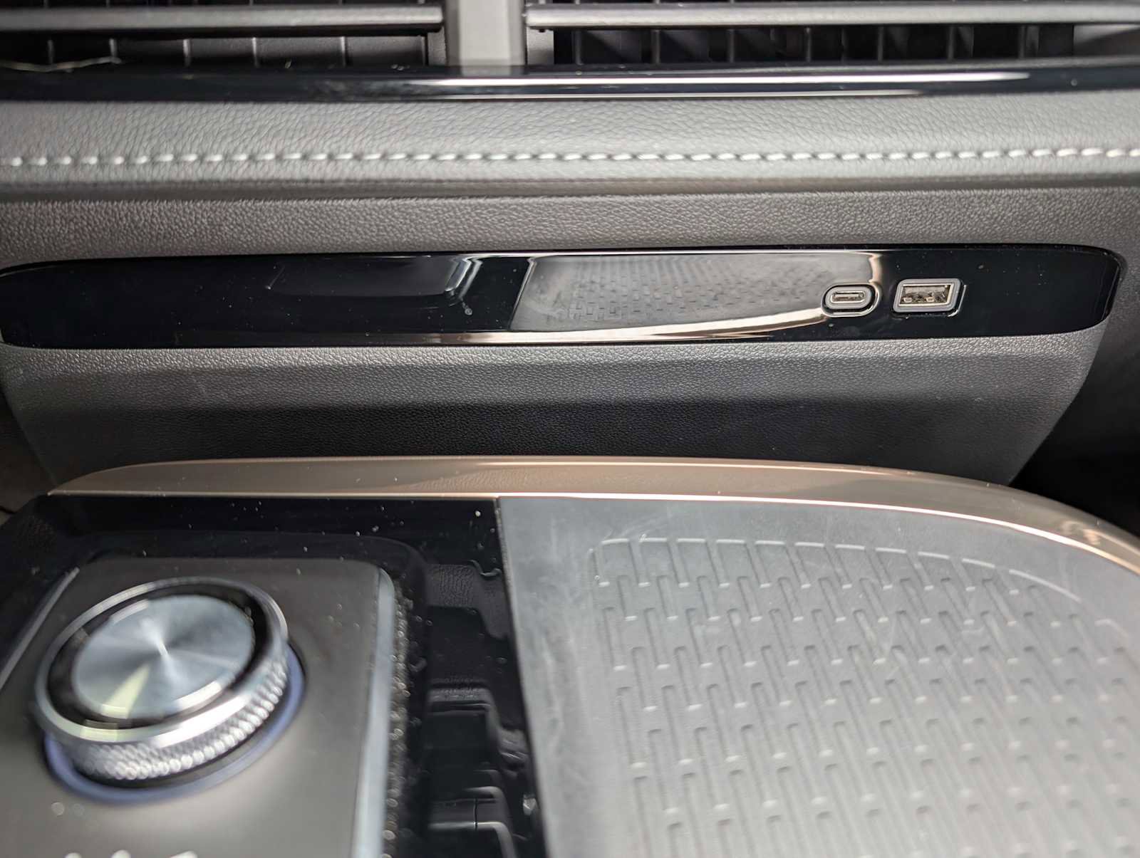 Certified 2025 Buick Enclave Avenir w/ Super Cruise Package image 36