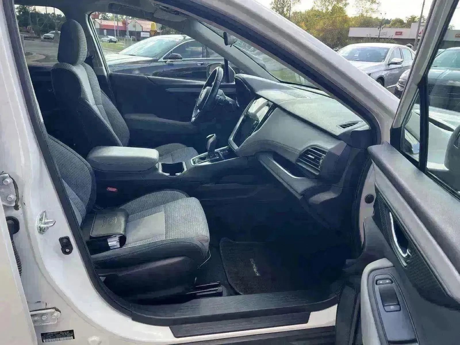 Used 2021 Subaru Outback Premium image 31