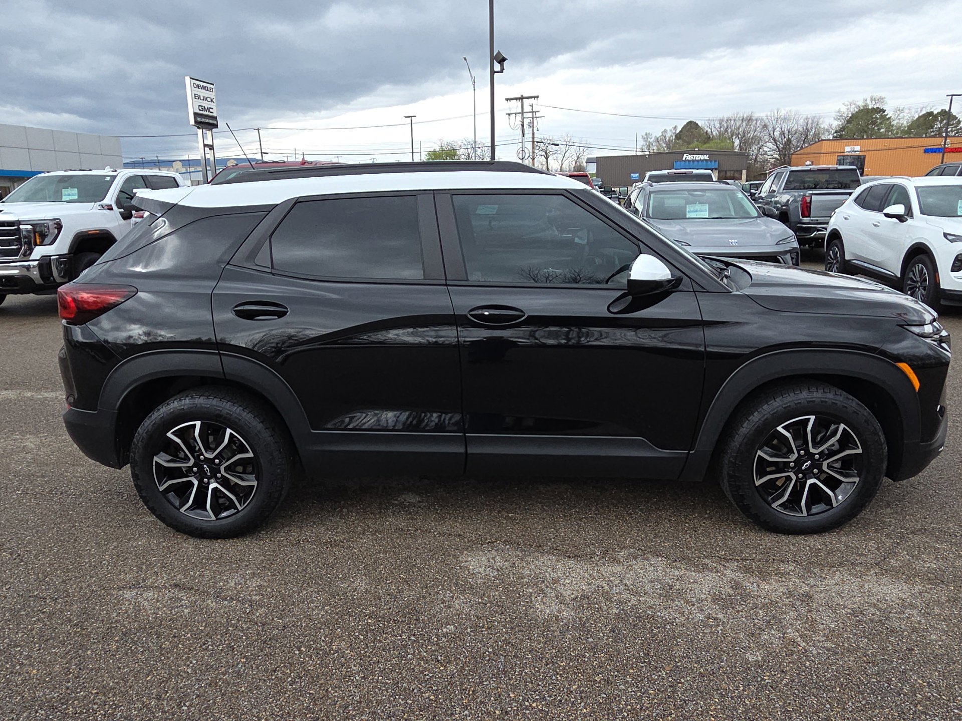 Certified 2025 Chevrolet TrailBlazer ACTIV w/ Convenience Package image 9