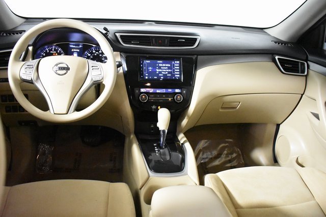 Used 2015 Nissan Rogue SV image 25