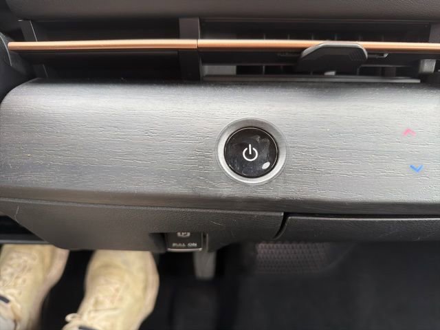 Used 2024 Nissan Ariya AWD image 28