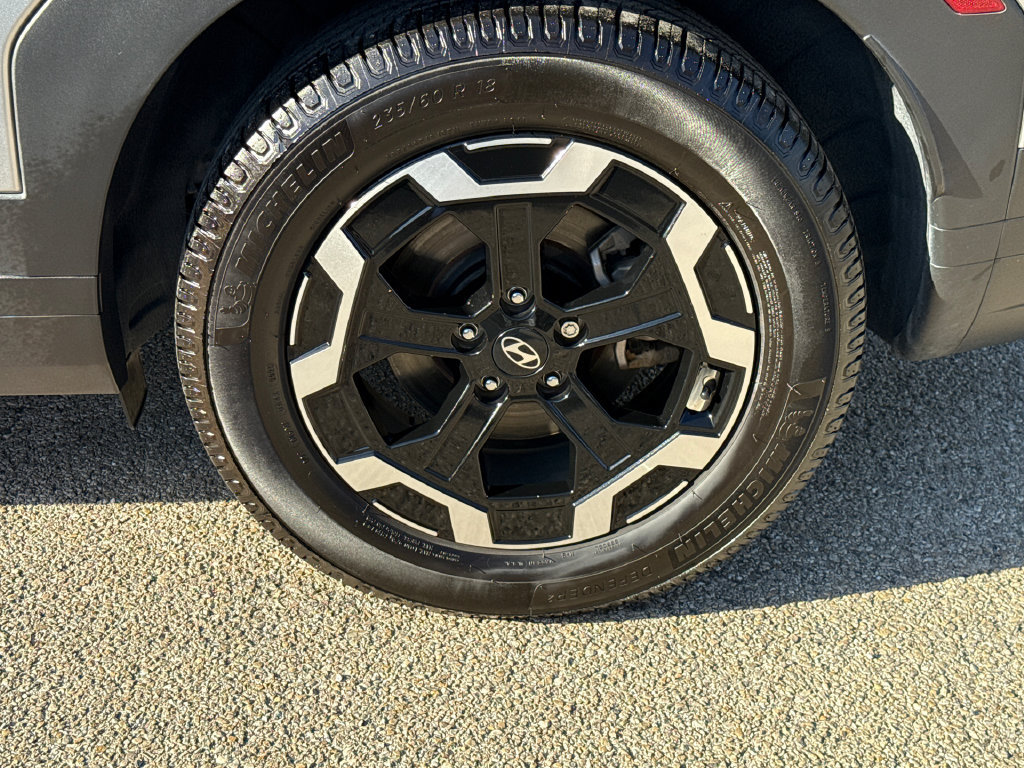 Used 2024 Hyundai Santa Fe SEL FWD image 9