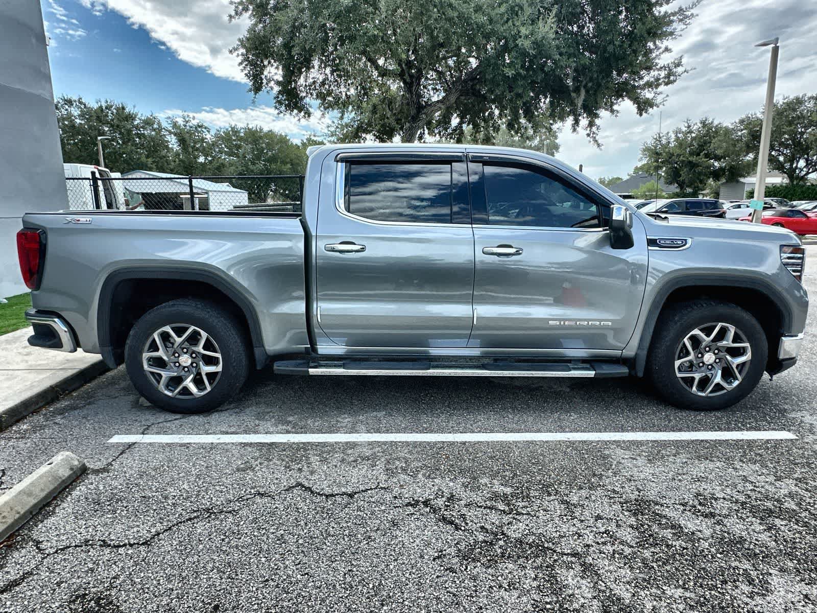 Used 2023 GMC Sierra 1500 SLT w/ SLT Premium Plus Package AWD/4WD image 10