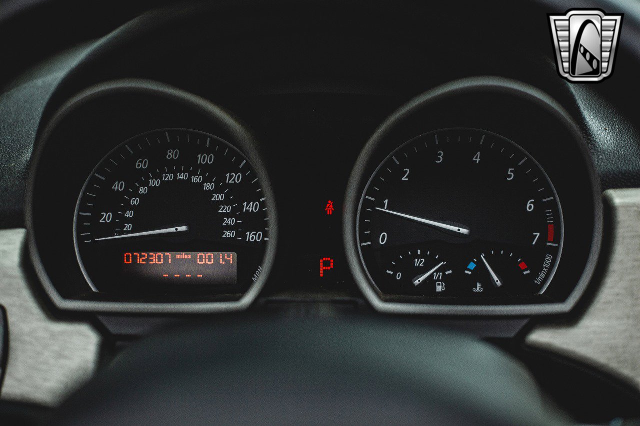 Used 2004 BMW Z4 2.5i image 25