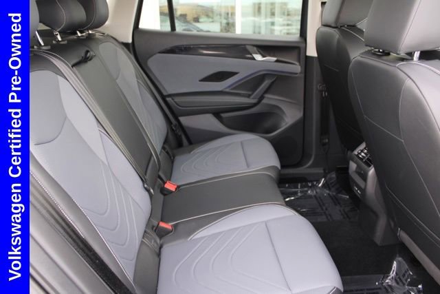 Used 2025 Volkswagen Tiguan SE image 21