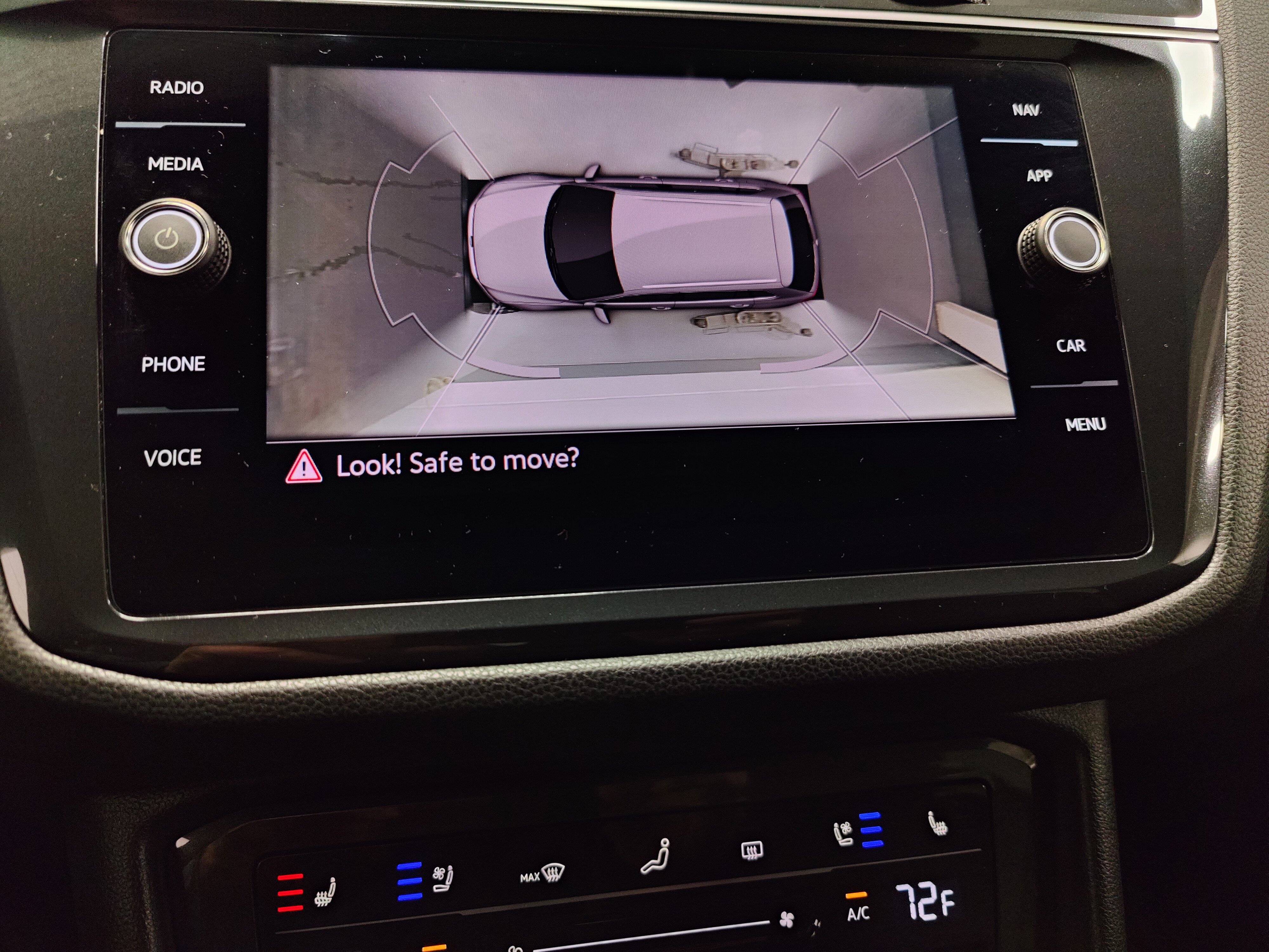 Used 2024 Volkswagen Tiguan SEL R-Line image 24