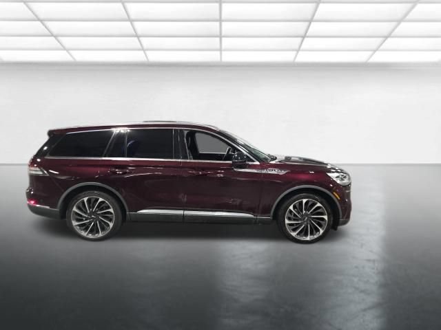 Used 2020 Lincoln Aviator Reserve w/ Equipment Group 202A AWD/4WD image 3
