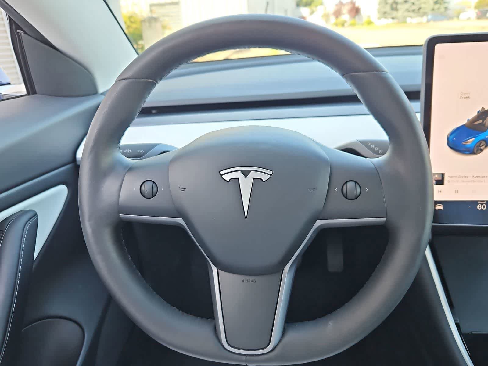 Used 2020 Tesla Model 3 Standard Range image 24