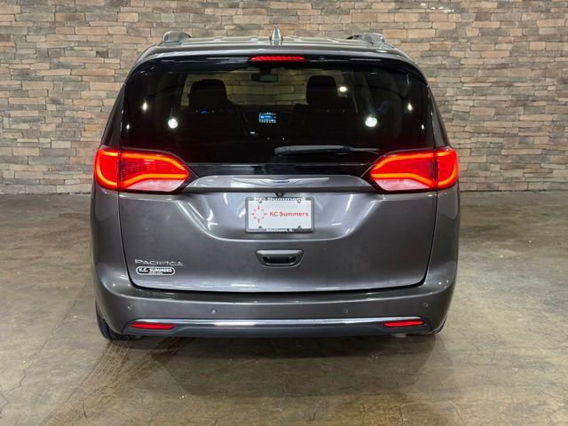 Used 2019 Chrysler Pacifica Touring-L FWD image 6