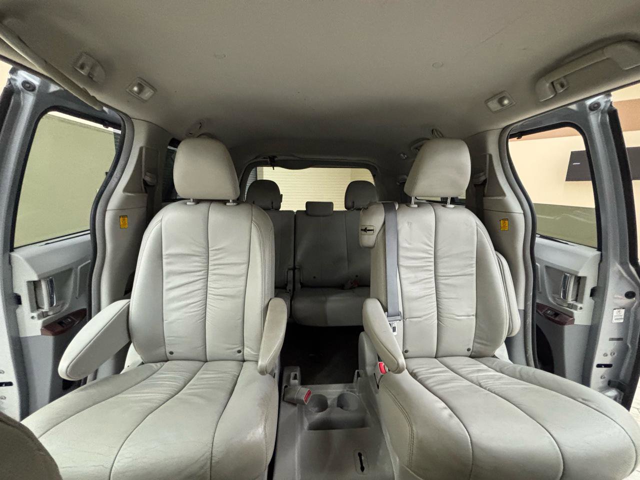 Used 2012 Toyota Sienna XLE w/ XLE Navigation Pkg FWD image 21