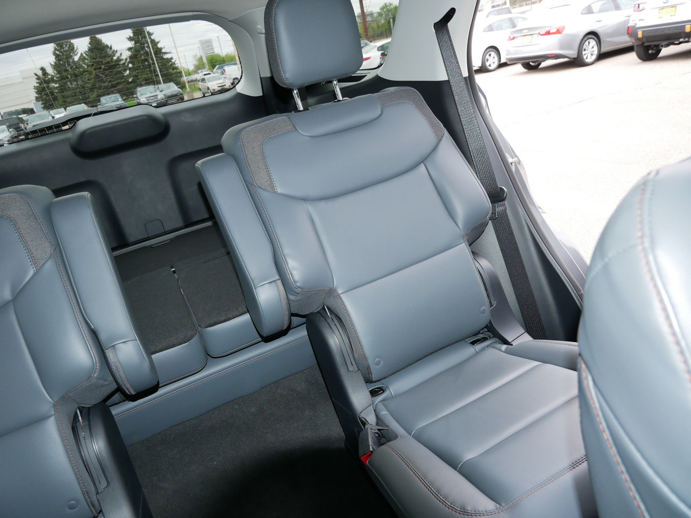 Used 2026 Ford Explorer Active w/ Active Comfort Package AWD/4WD image 14