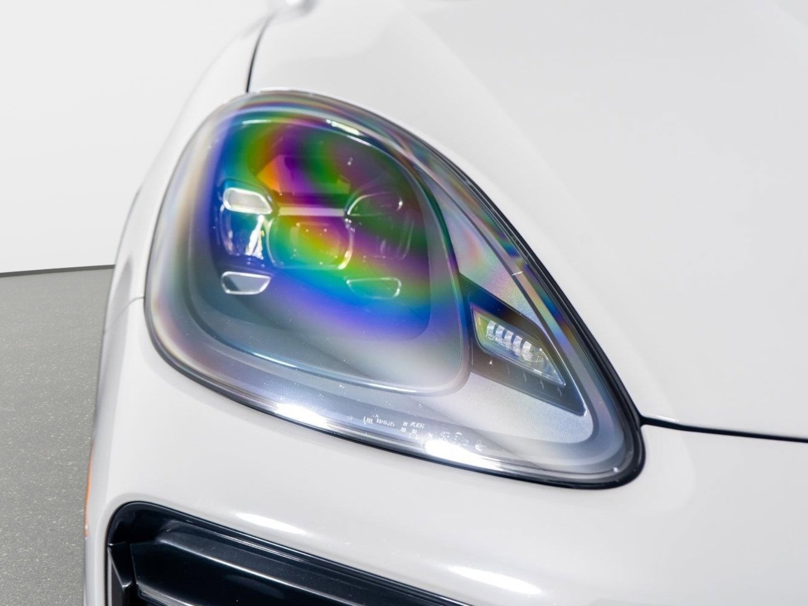 Used 2022 Porsche Cayenne Turbo image 23