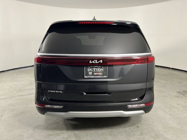 Used 2023 Kia Carnival LX FWD image 7