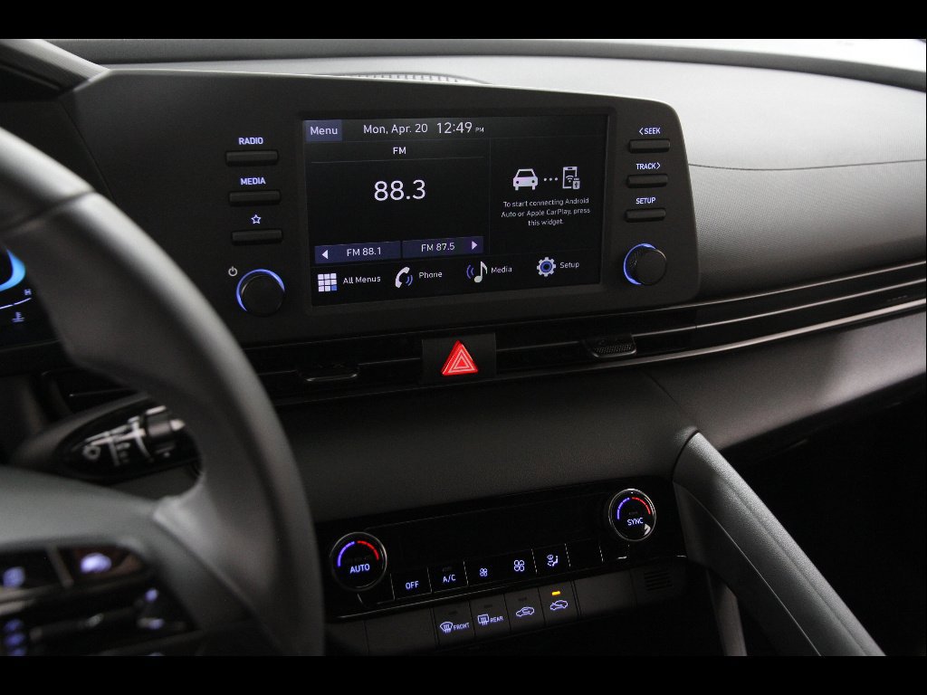 Certified 2025 Hyundai Elantra Sport FWD image 9
