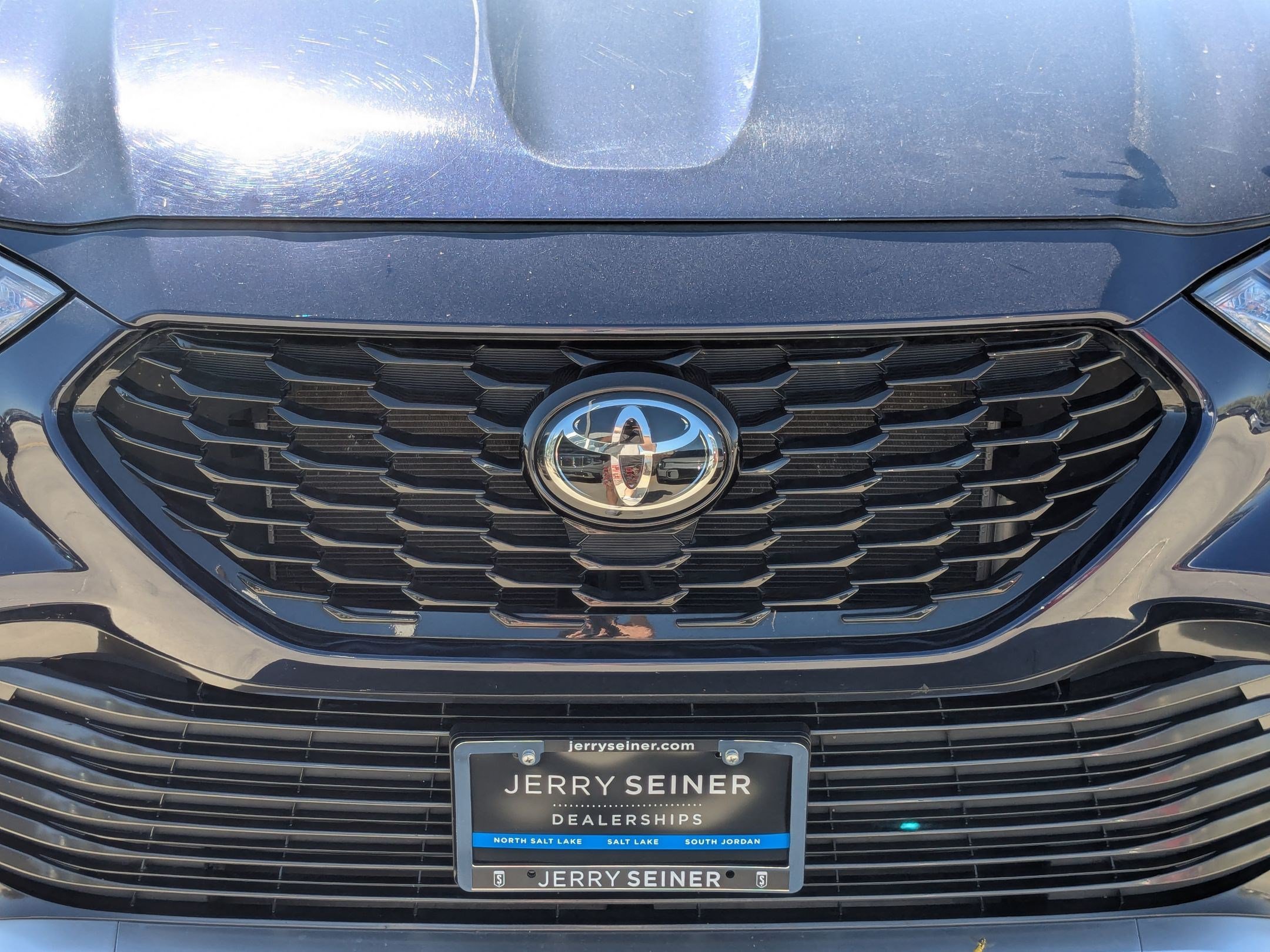 Used 2024 Toyota Highlander XSE FWD image 10