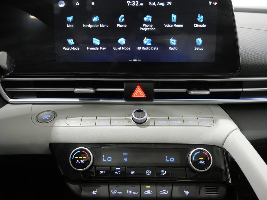Used 2025 Hyundai Elantra Limited FWD image 21