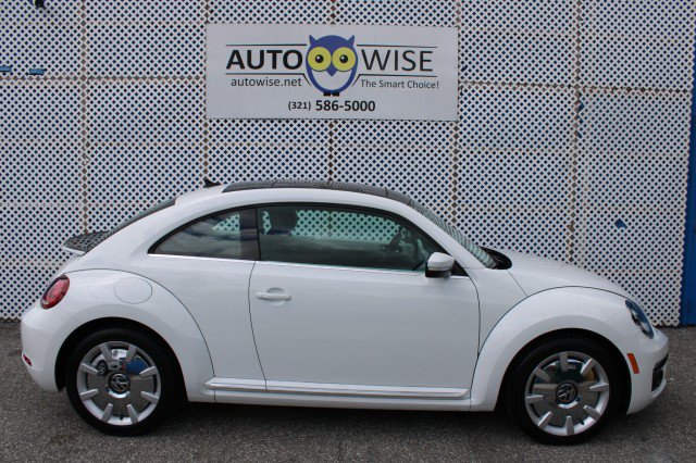 Used 2019 Volkswagen Beetle 2.0T SE w/ SE Premium Package FWD image 2