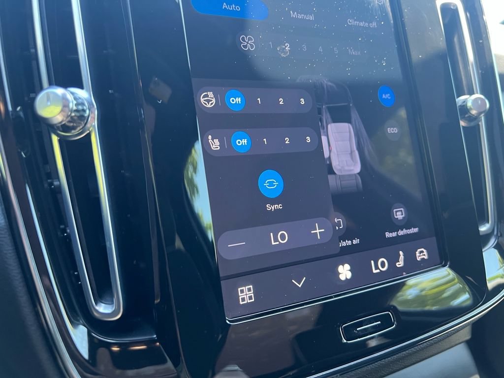 Certified 2023 Volvo C40 P8 Recharge Ultimate AWD/4WD image 18