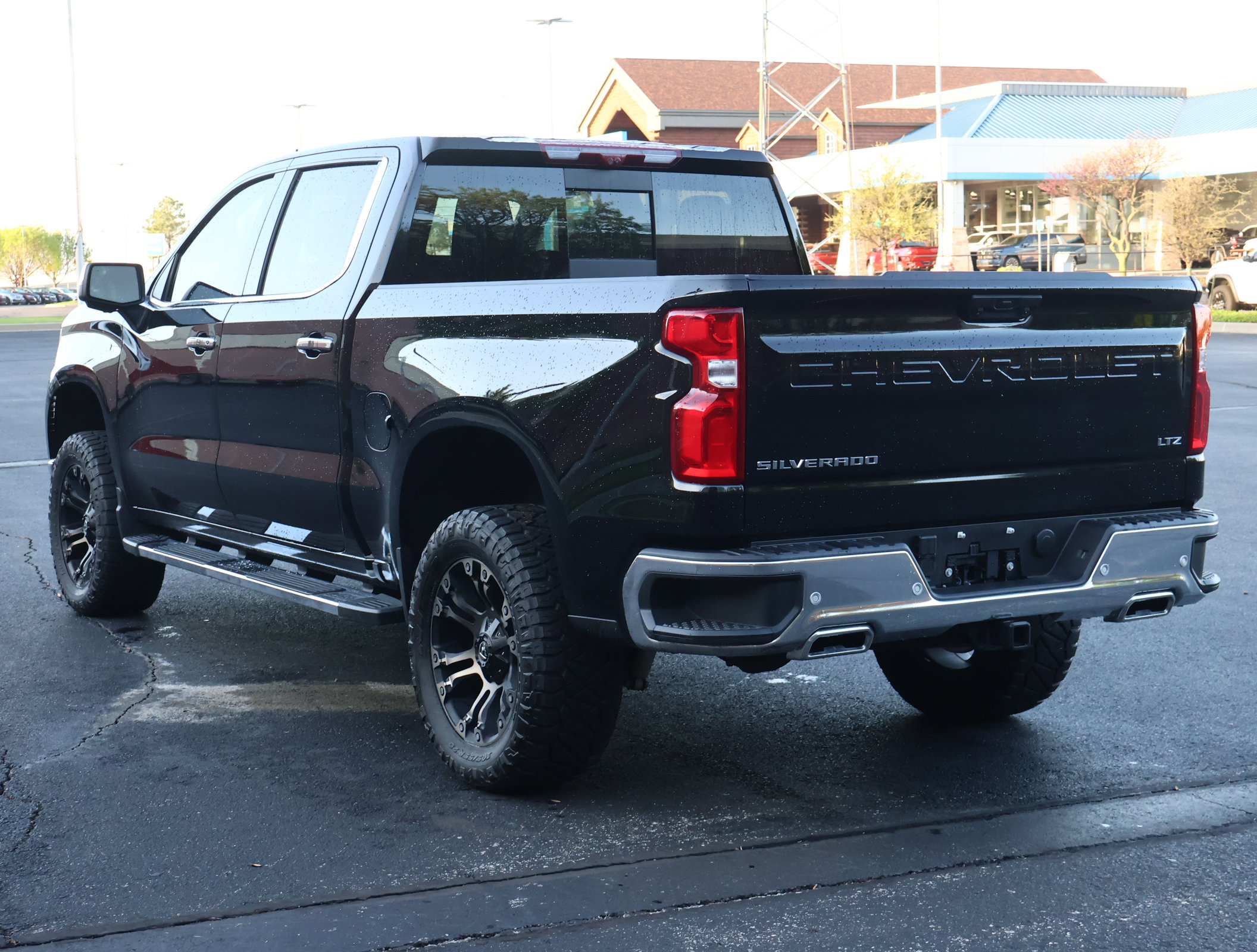 Used 2025 Chevrolet Silverado 1500 LTZ AWD/4WD image 7