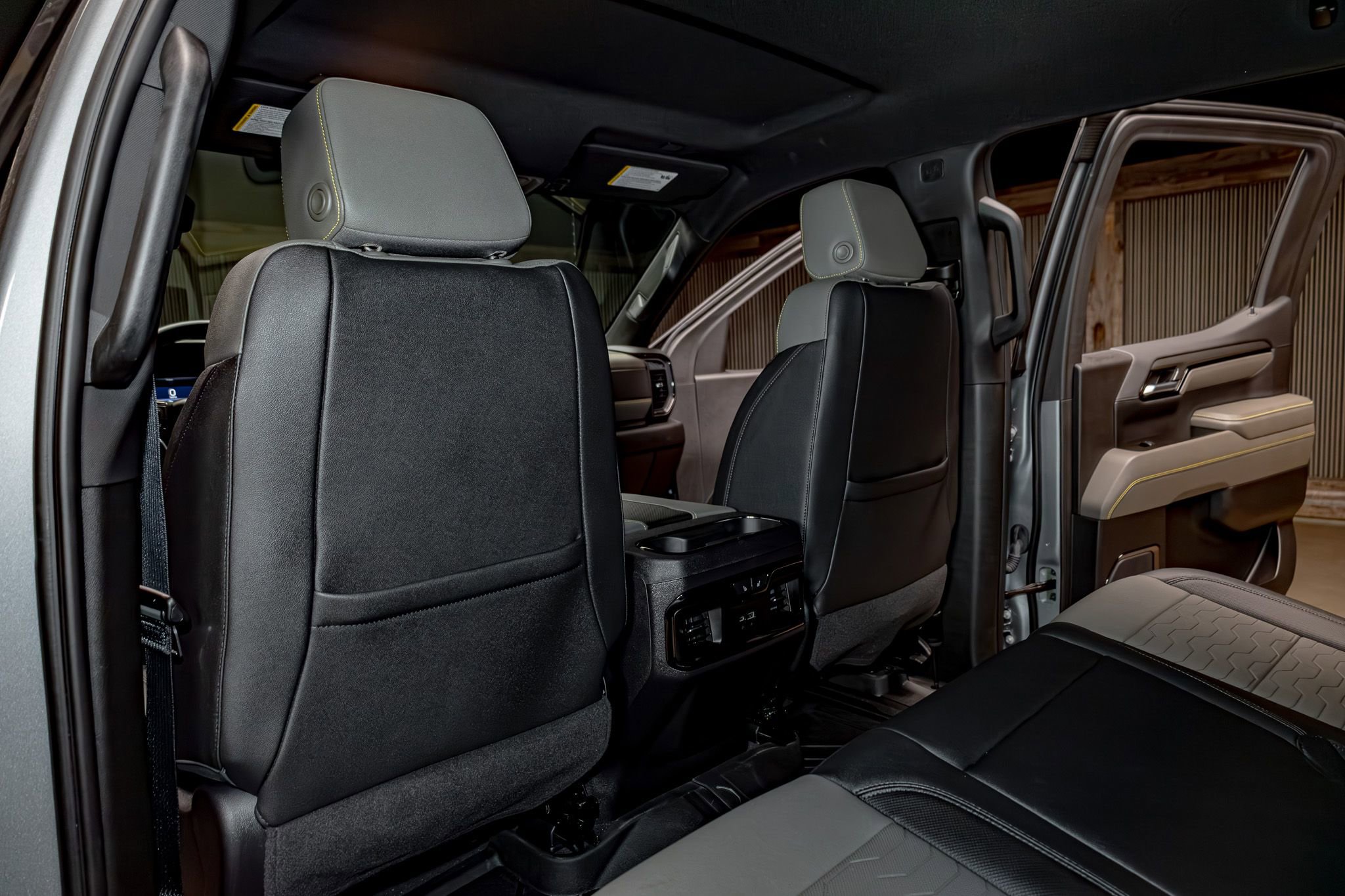 Used 2024 Chevrolet Silverado 1500 ZR2 w/ Technology Package image 26