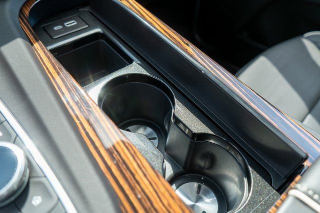 Used 2024 Cadillac Escalade Premium Luxury w/ Performance Package image 61