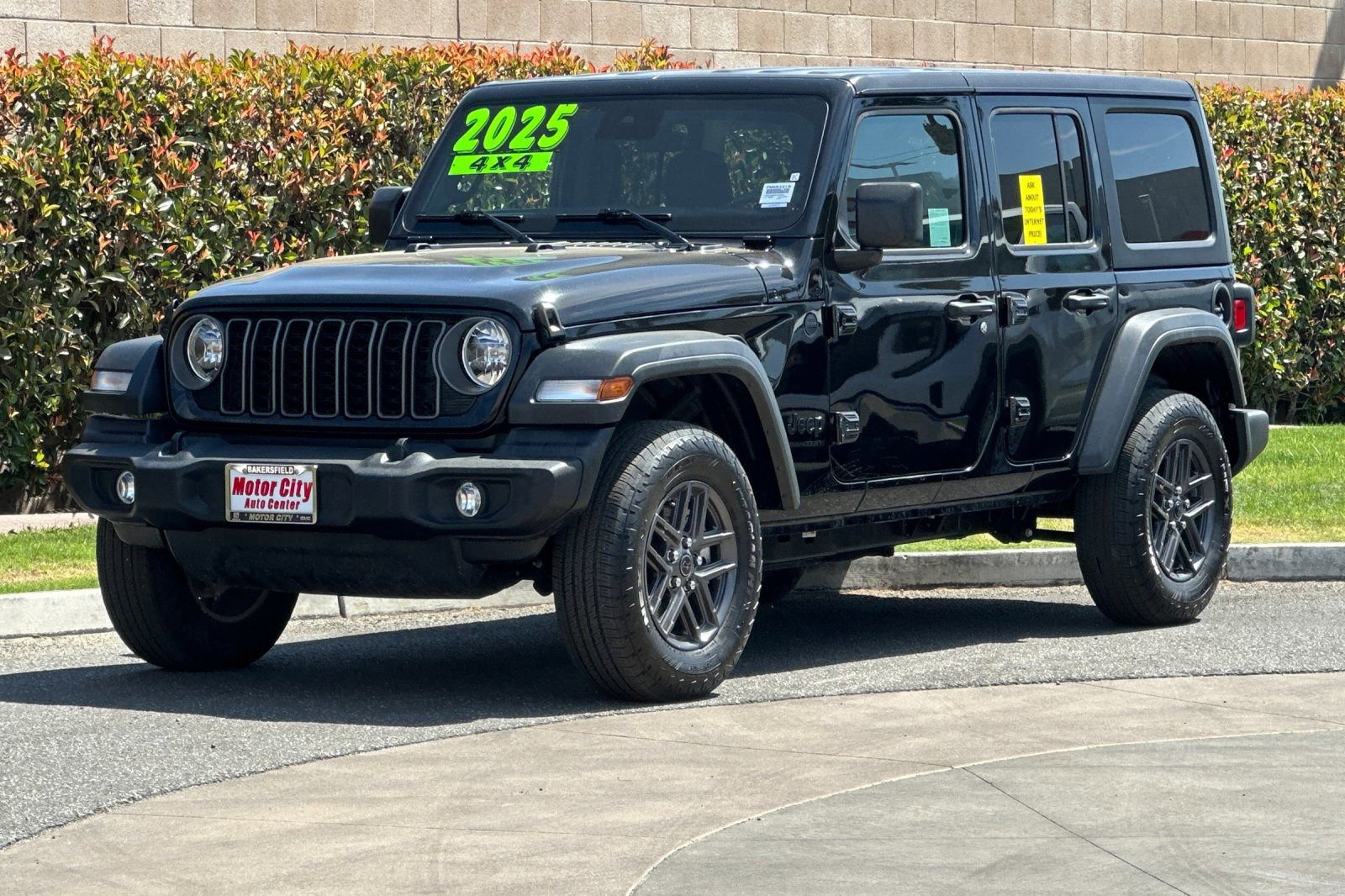 Used 2025 Jeep Wrangler Unlimited Sport AWD/4WD image 8