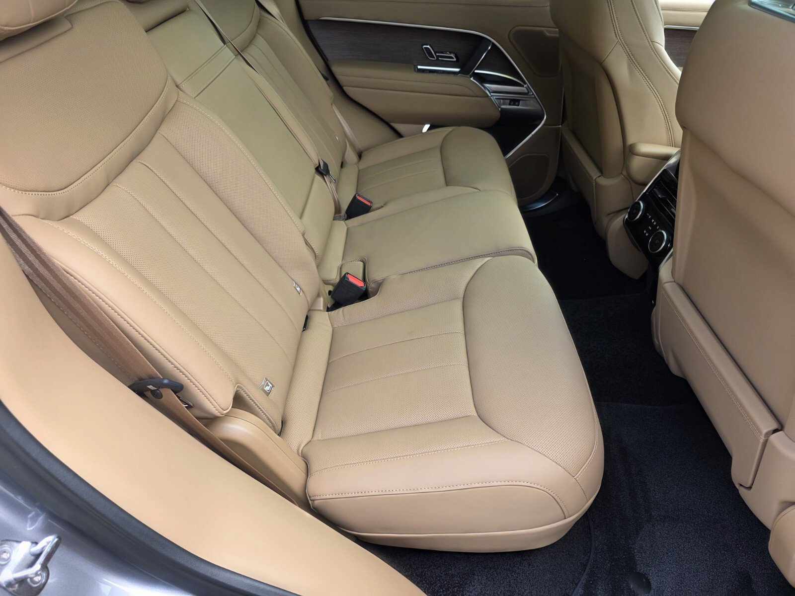 New 2026 Land Rover Range Rover SE image 5