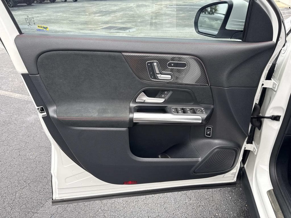 Used 2023 Mercedes-Benz GLA 35 AMG 4MATIC image 18