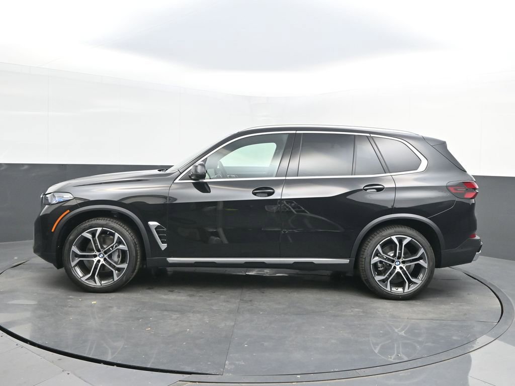 New 2026 BMW X5 sDrive40i w/ Parking Assistance Package RWD image 2