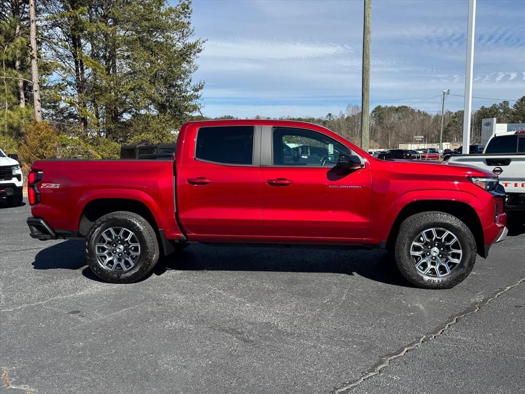 Used 2024 Chevrolet Colorado Z71 w/ Z71 Convenience Package 2 AWD/4WD image 2
