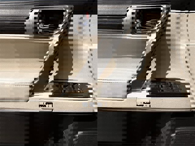 Used 2020 Lexus GX 460 Premium w/ Premium Package image 26