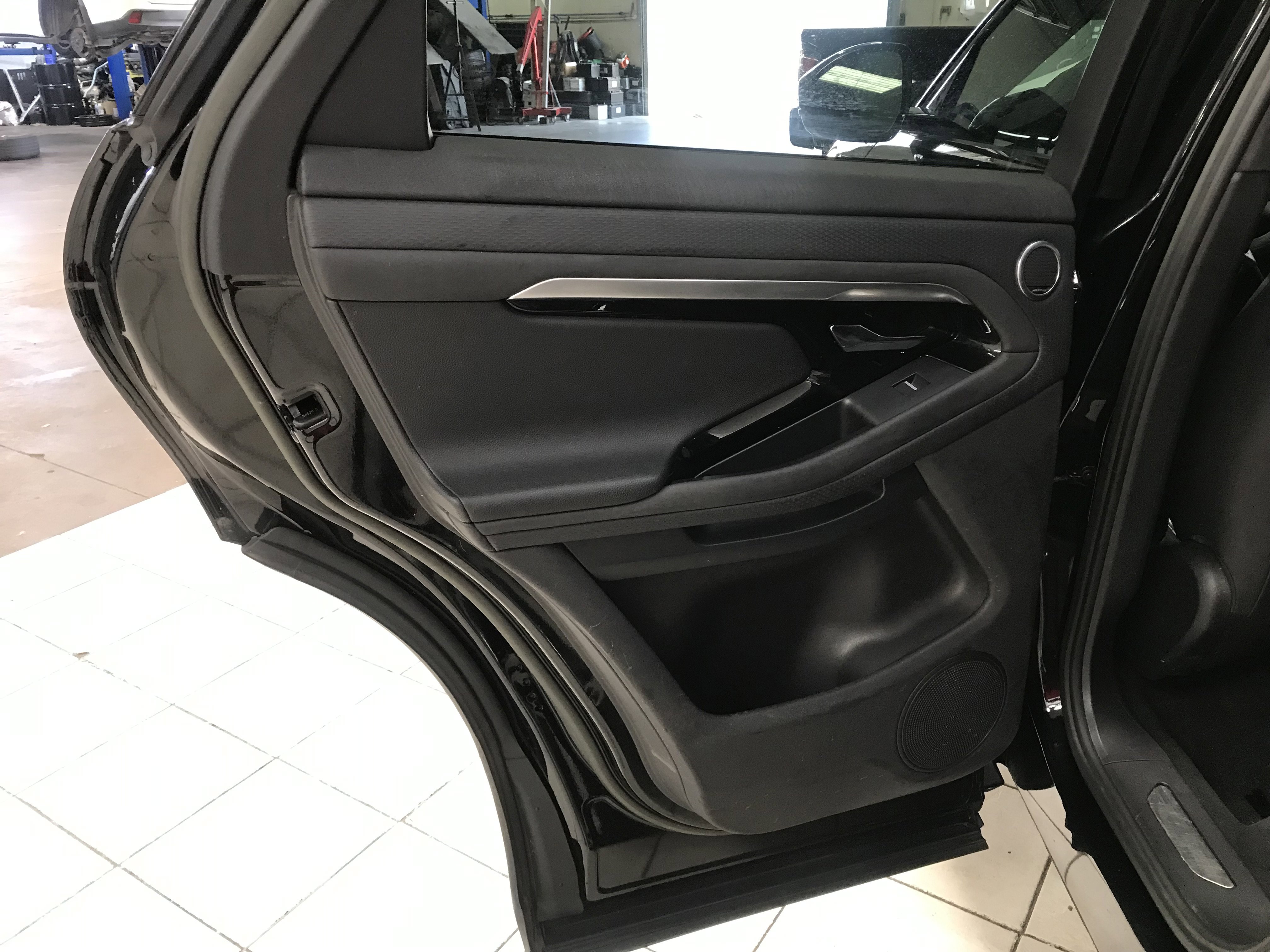 Used 2023 Land Rover Range Rover Evoque HST AWD/4WD image 9