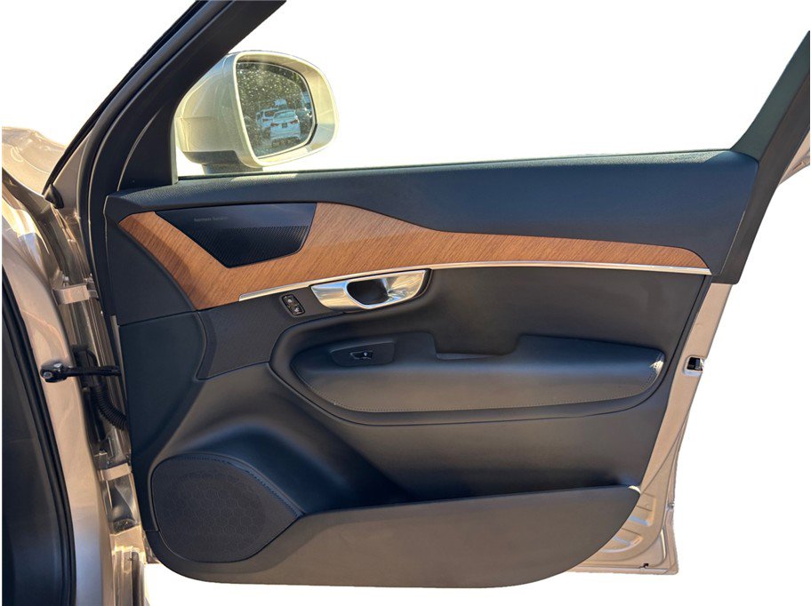 Used 2023 Volvo XC90 B5 Plus Bright image 48