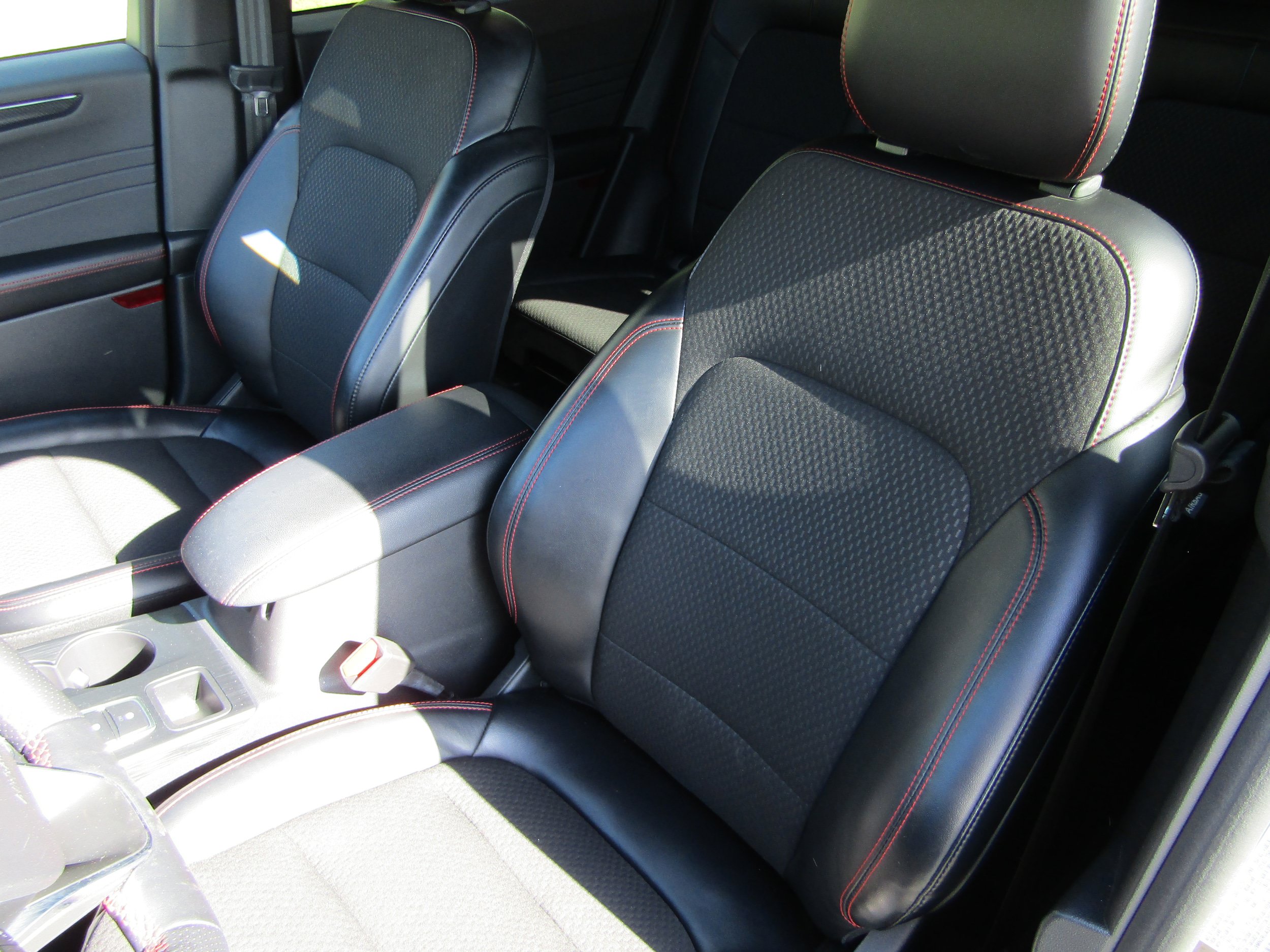Used 2024 Ford Escape ST-Line w/ Tech Pack #1 AWD/4WD image 32