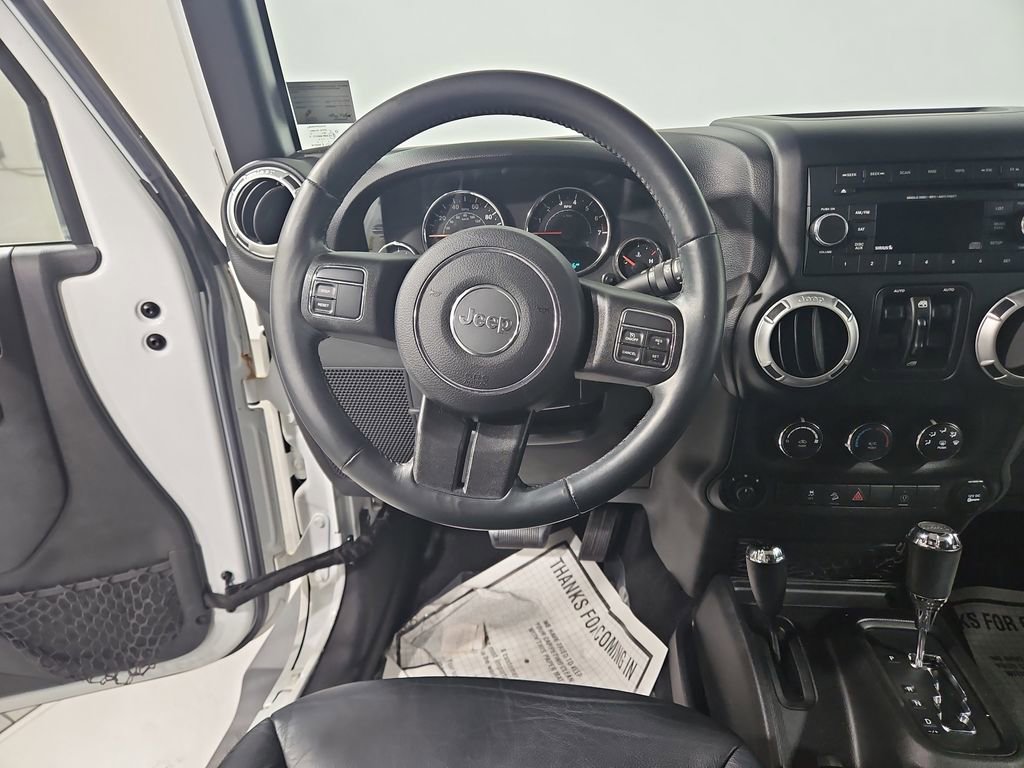 Used 2015 Jeep Wrangler Unlimited Sahara image 14