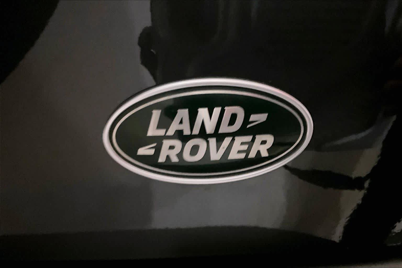 Used 2023 Land Rover Defender 130 X-Dynamic SE AWD/4WD image 32