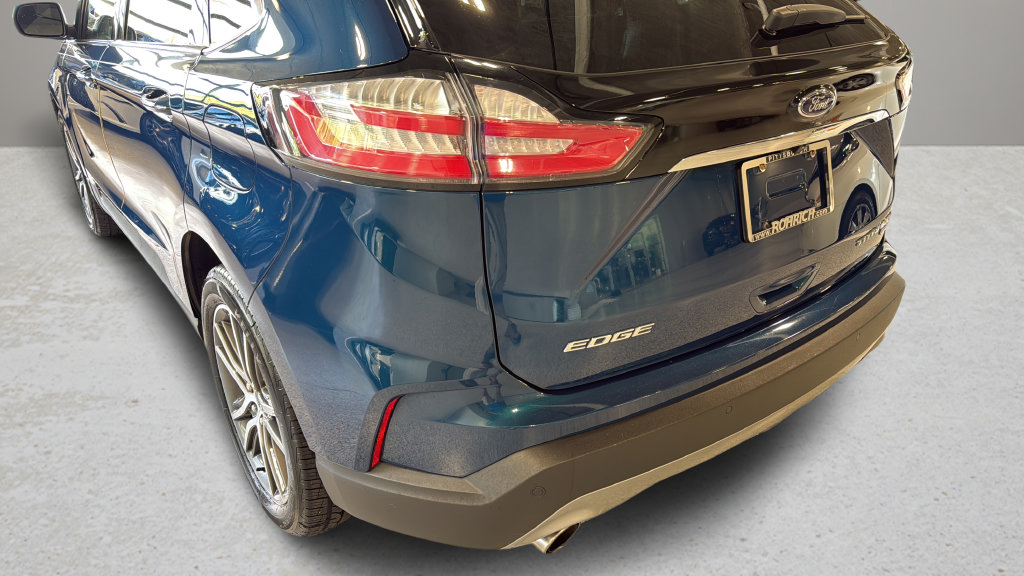 Used 2020 Ford Edge Titanium AWD/4WD image 13