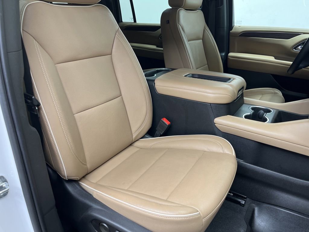 Used 2021 Chevrolet Suburban Premier w/ Premium Package image 26