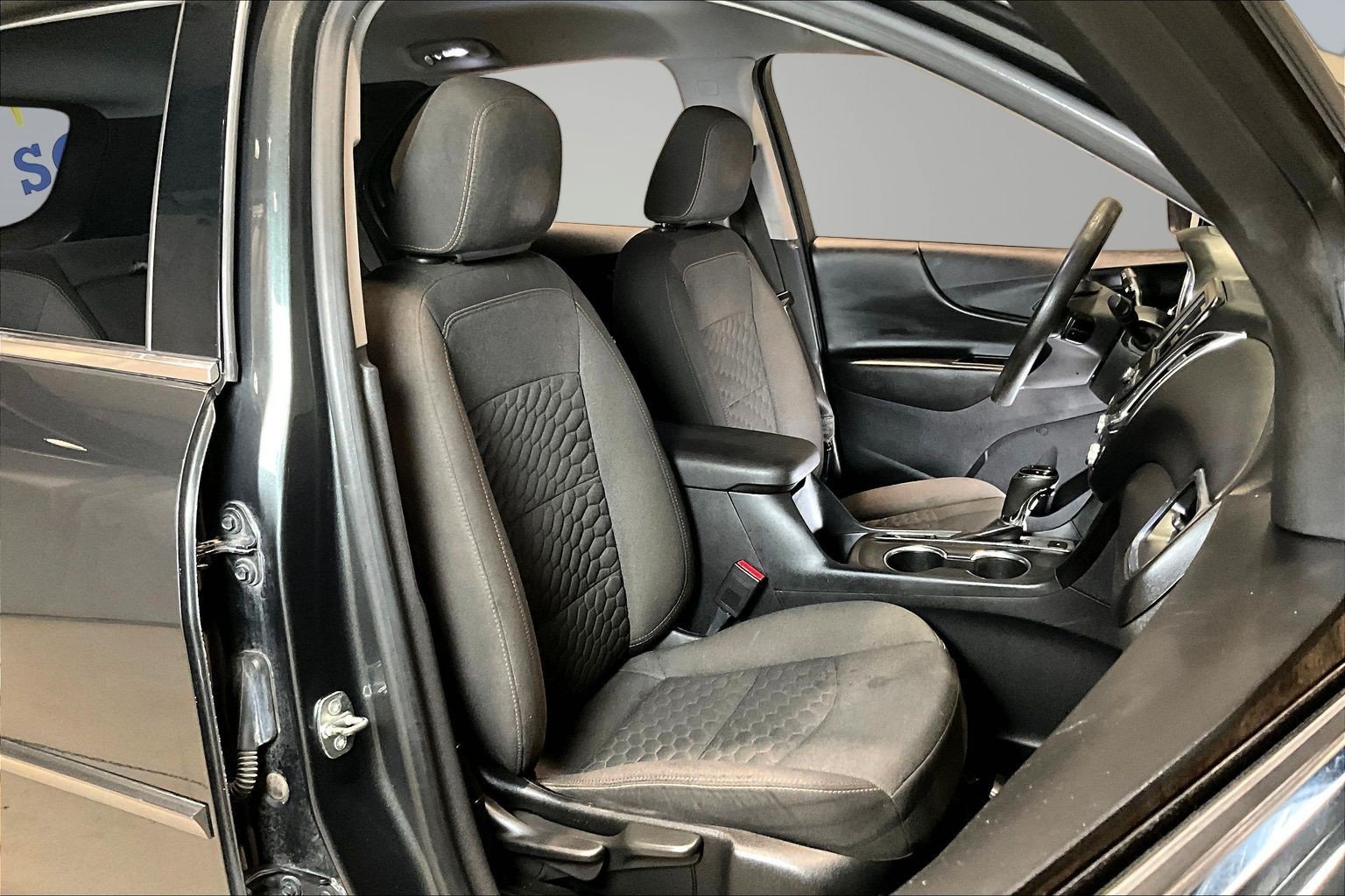 Used 2020 Chevrolet Equinox LT FWD image 29