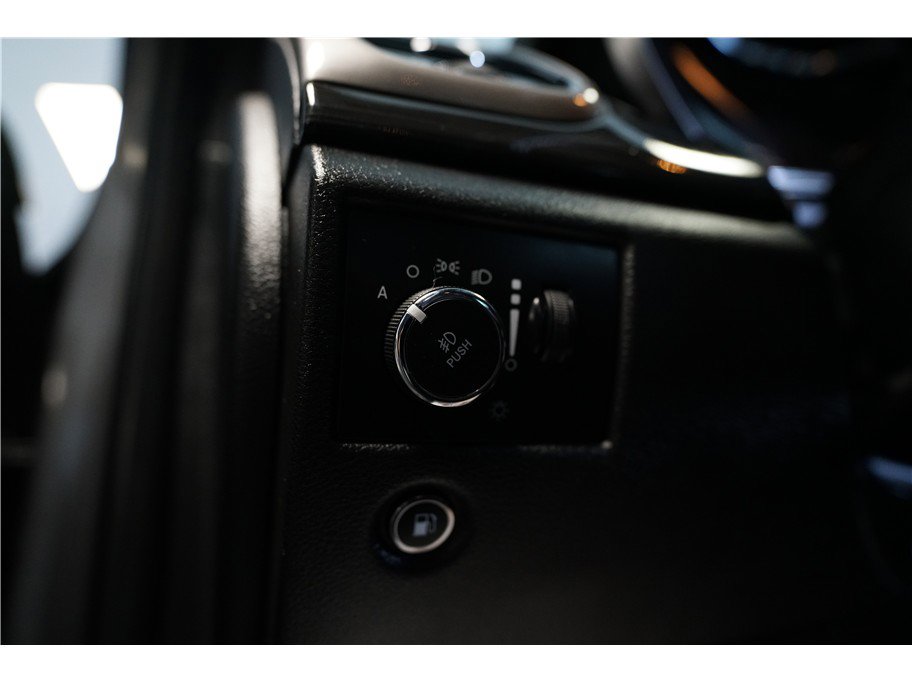 Used 2019 Jeep Grand Cherokee Altitude image 18