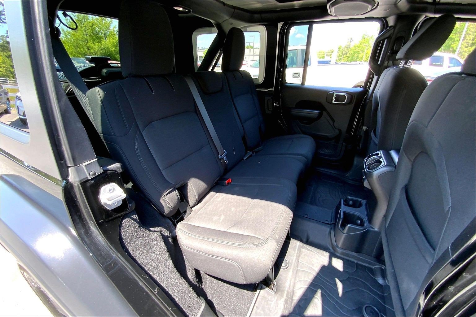 Used 2019 Jeep Wrangler Unlimited Sport AWD/4WD image 30