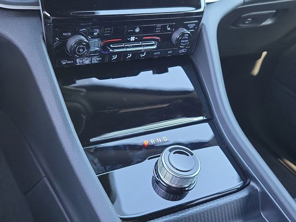 New 2025 Jeep Grand Cherokee L Laredo image 17