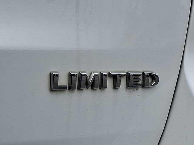 Used 2017 Jeep Grand Cherokee Limited image 33