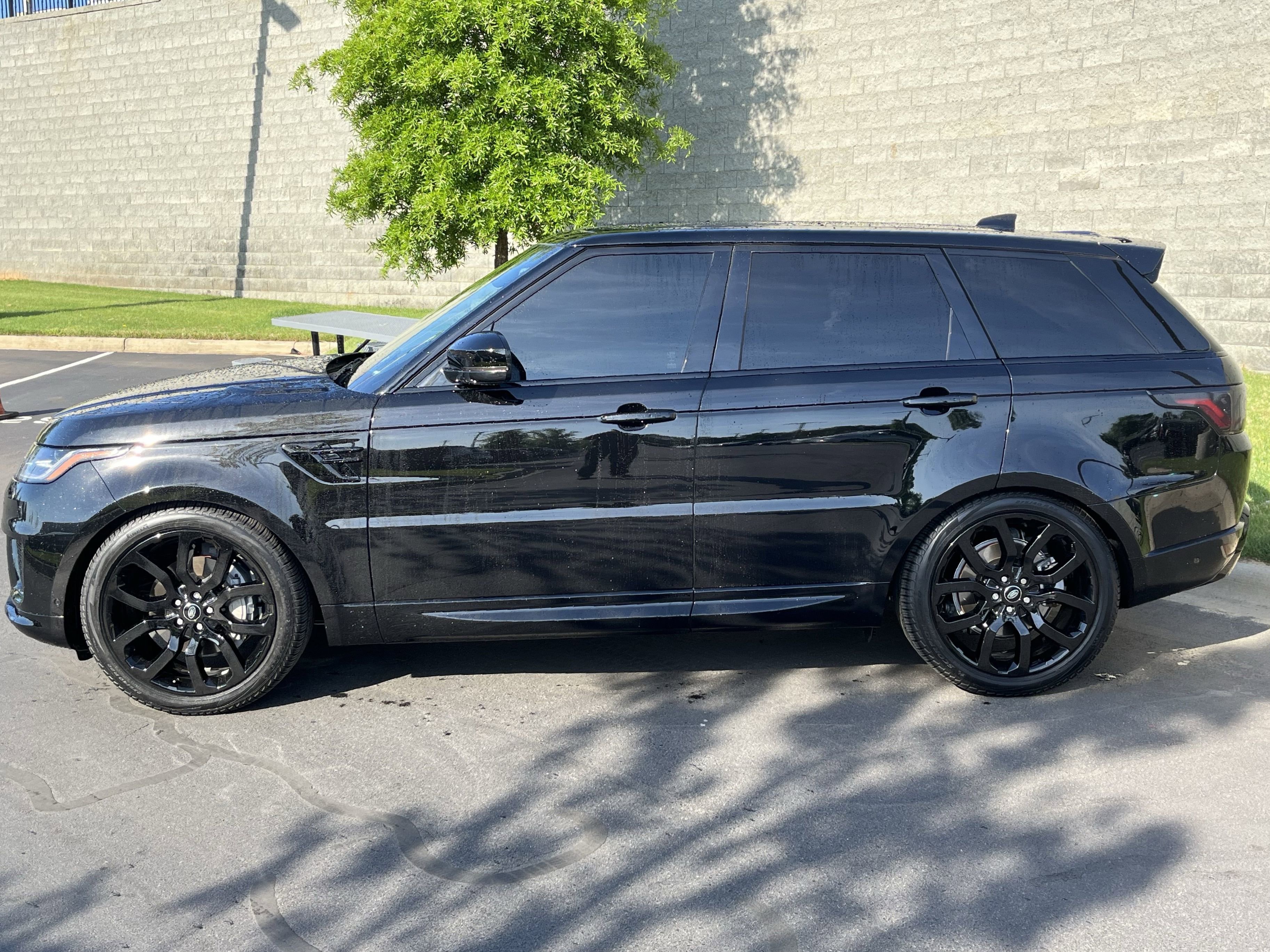 Certified 2022 Land Rover Range Rover Sport HSE Silver Edition image 4