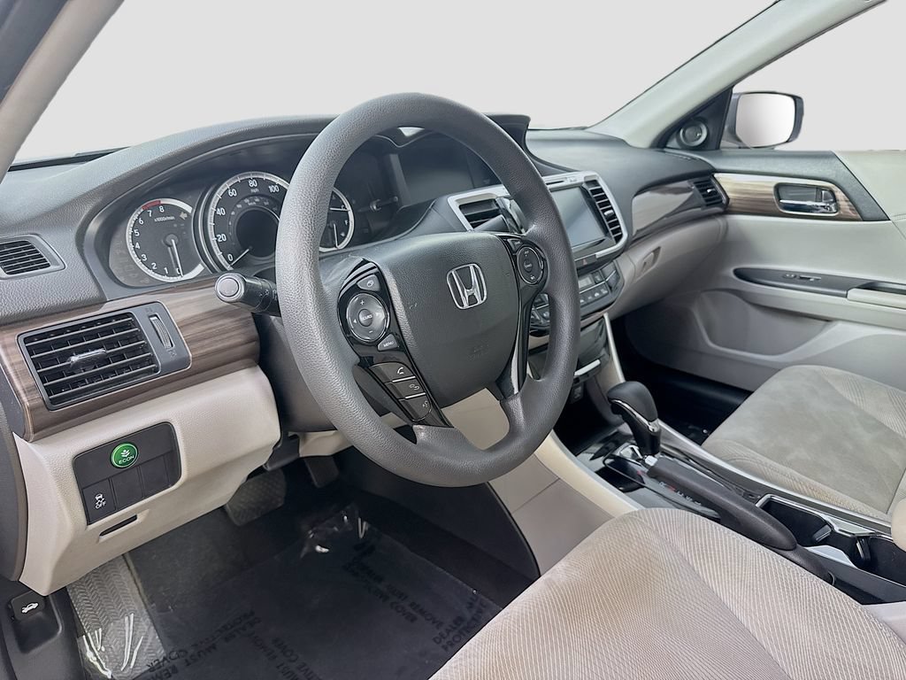 Used 2017 Honda Accord EX image 10