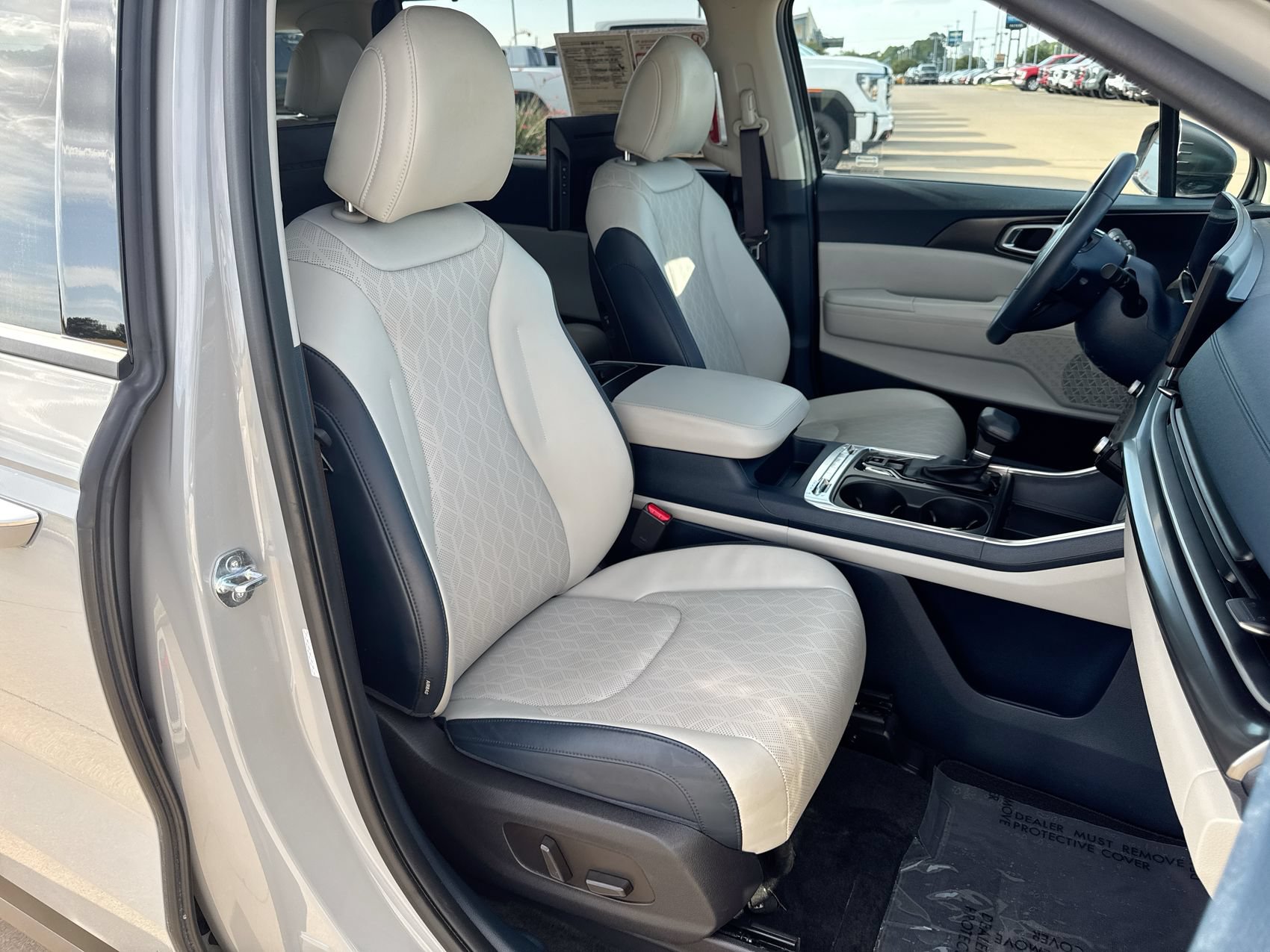 Used 2025 Kia Carnival SX FWD image 27